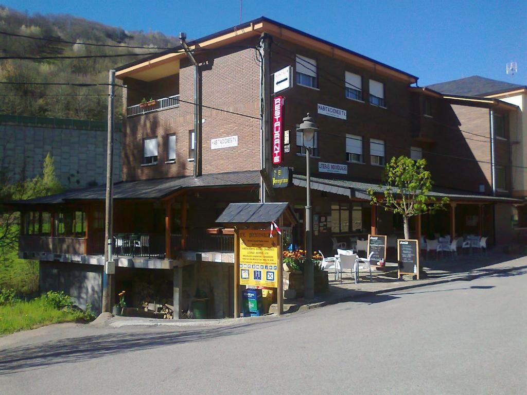 Hostal El Peregrino La Portela de Valcarce Zewnętrze zdjęcie