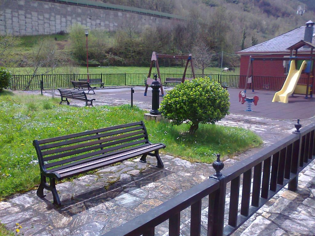 Hostal El Peregrino La Portela de Valcarce Zewnętrze zdjęcie